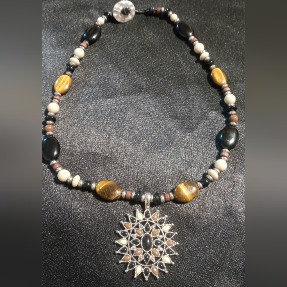Chaps natural stone like glass beads necklace with pendant 18 inch long